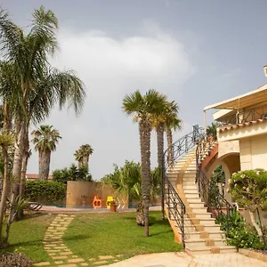 Holiday home Libeccio With Shared Swimming Pool, At 200 Meters From The Beach, Solarium And Private Parking